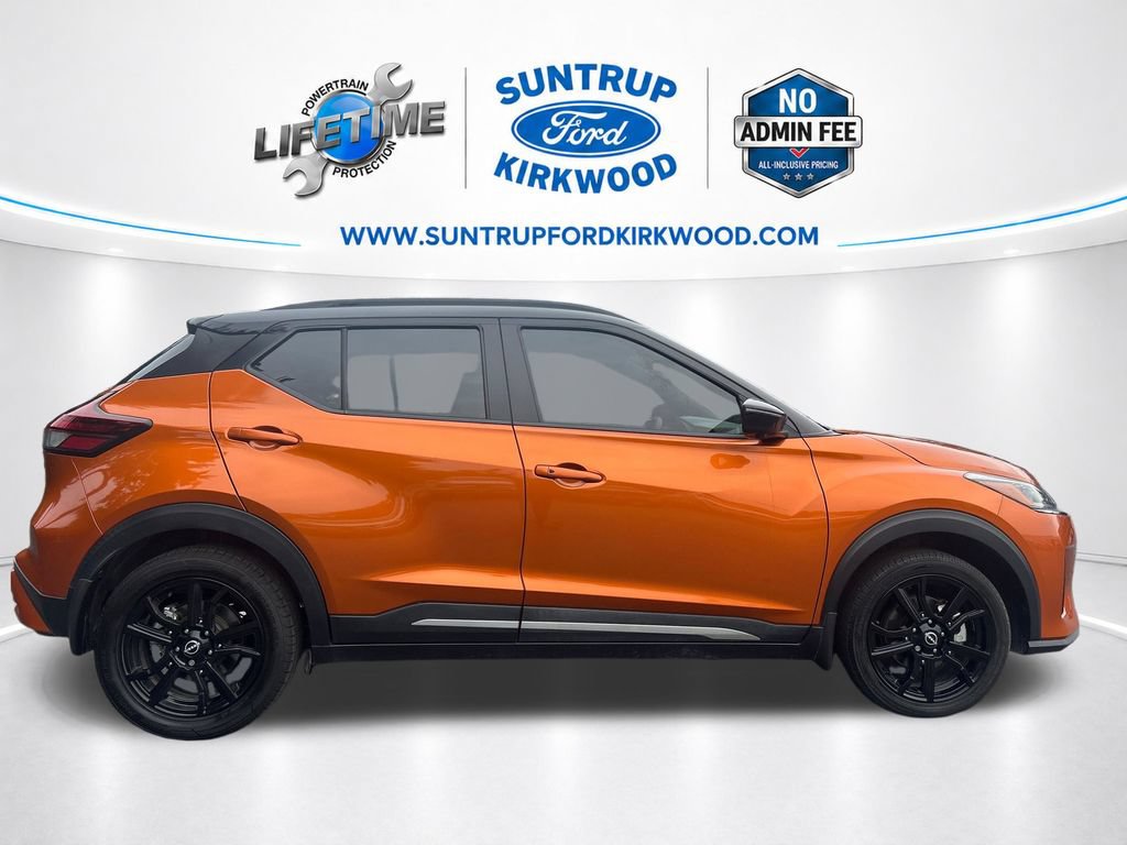Used 2023 Nissan Kicks SR w/ SR Premium Package FWD image 8