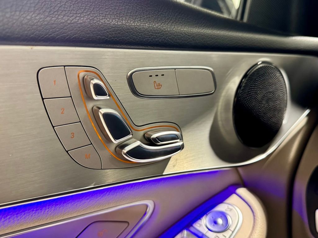 Used 2021 Mercedes-Benz GLC 300 4MATIC image 22