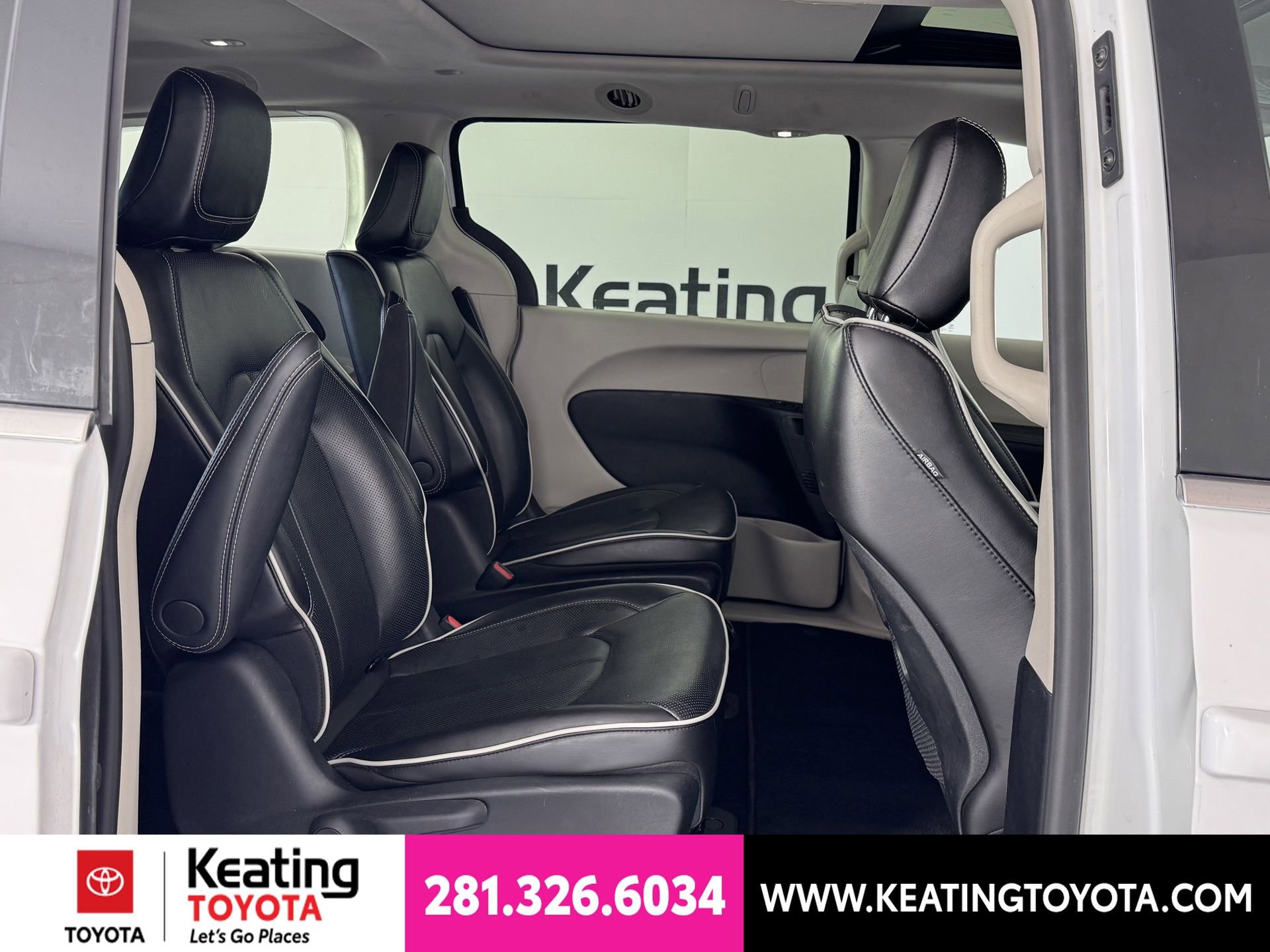 Used 2023 Chrysler Pacifica Limited FWD image 18