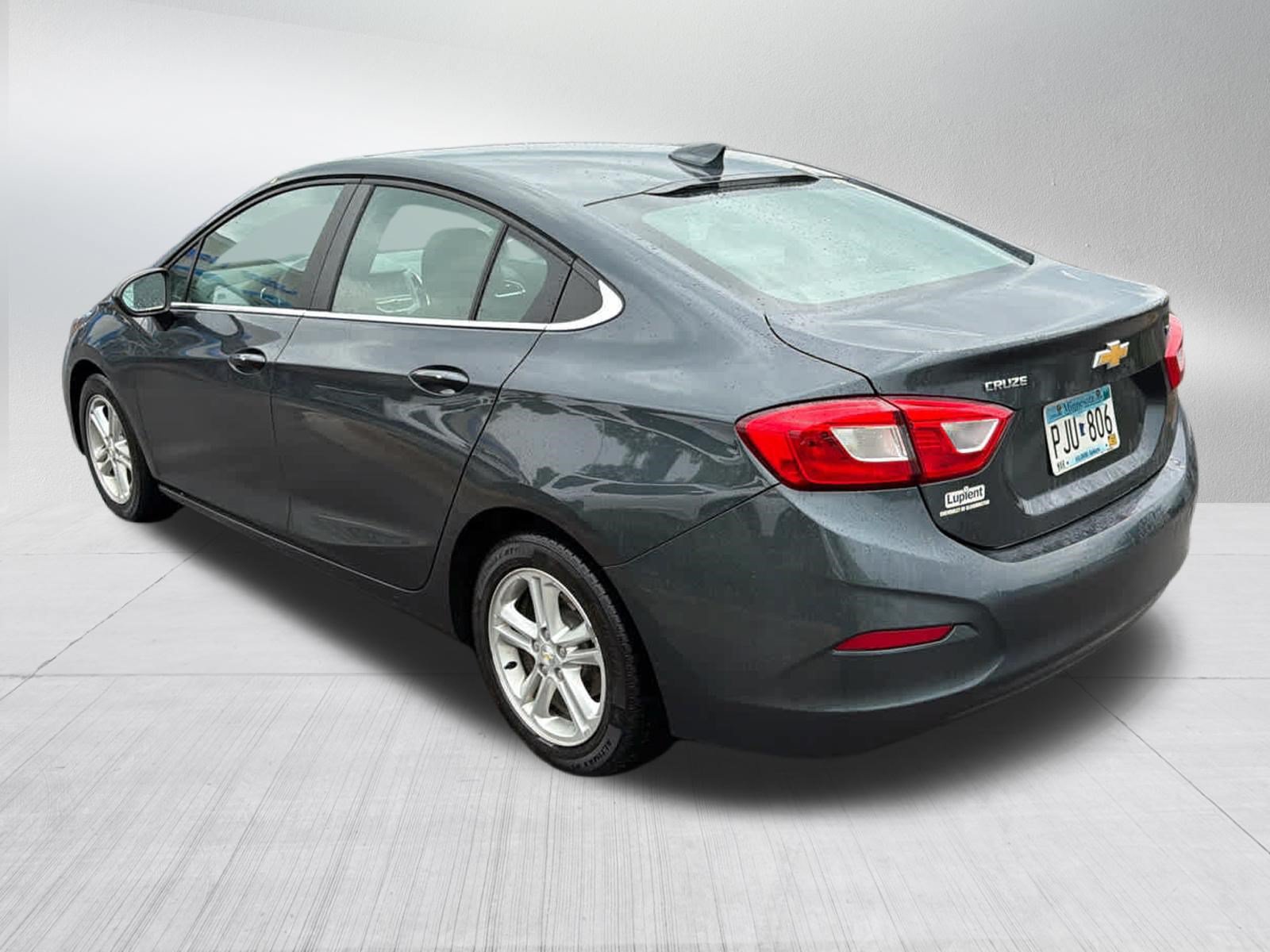 Used 2018 Chevrolet Cruze LT w/ Convenience Package FWD image 5