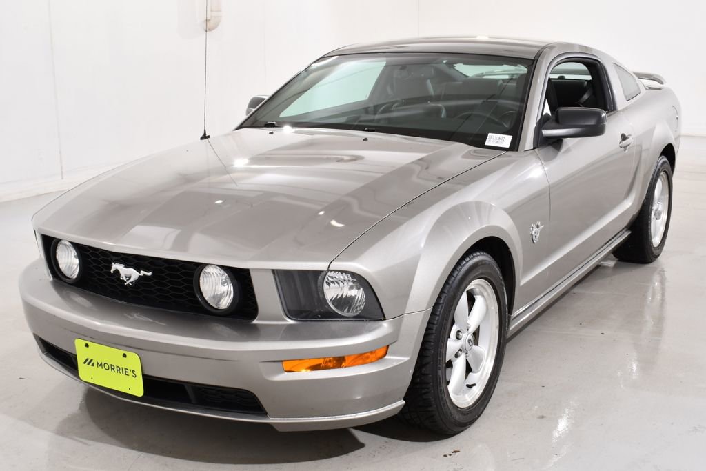 Used 2009 Ford Mustang GT Premium RWD image 2