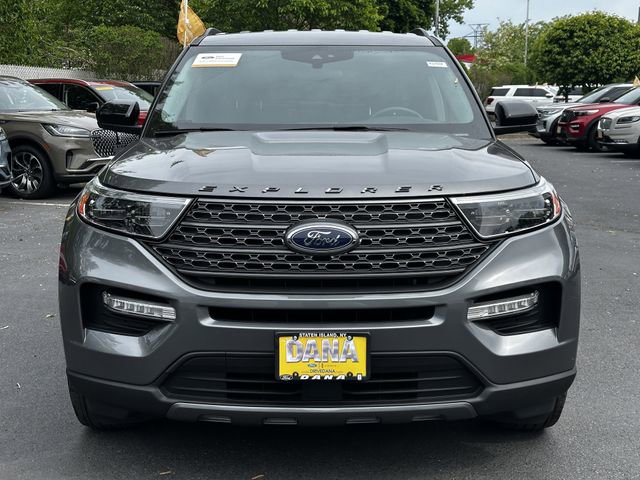 Used 2023 Ford Explorer XLT w/ Equipment Group 202A AWD/4WD image 2