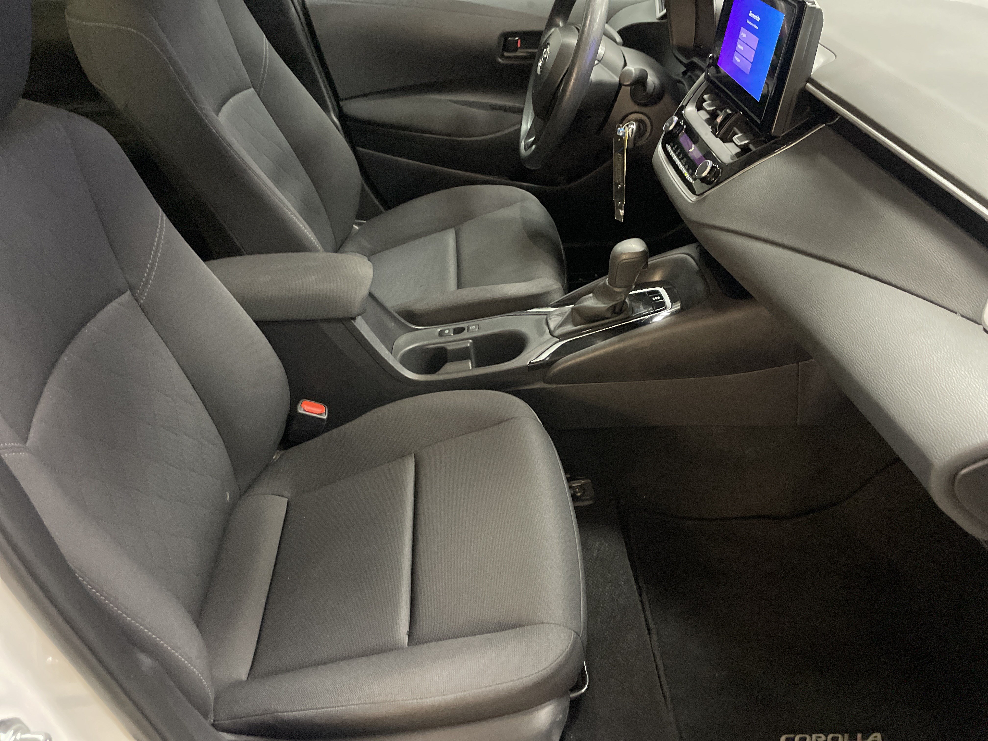 Certified 2025 Toyota Corolla LE FWD image 34