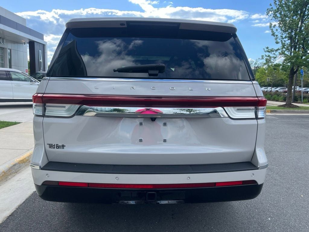 Certified 2024 Lincoln Navigator L Reserve AWD/4WD image 8