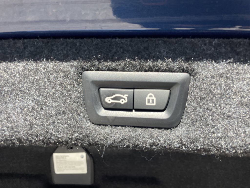 Used 2023 BMW 530i w/ Premium Package image 10