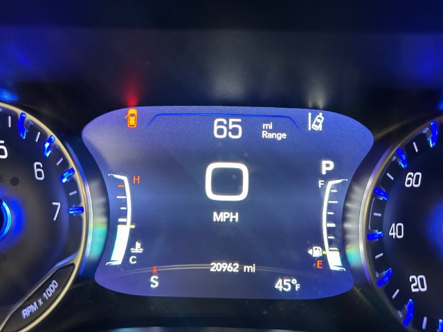 Used 2024 Chrysler Pacifica Limited AWD/4WD image 31