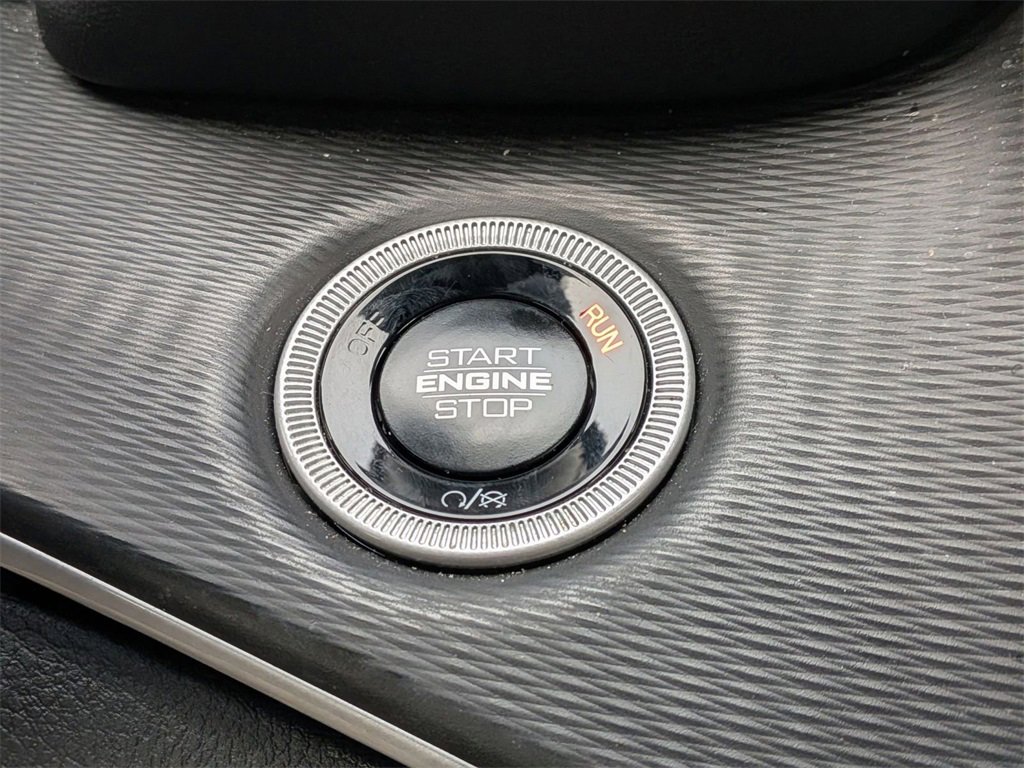 Certified 2024 Jeep Grand Cherokee Altitude image 21