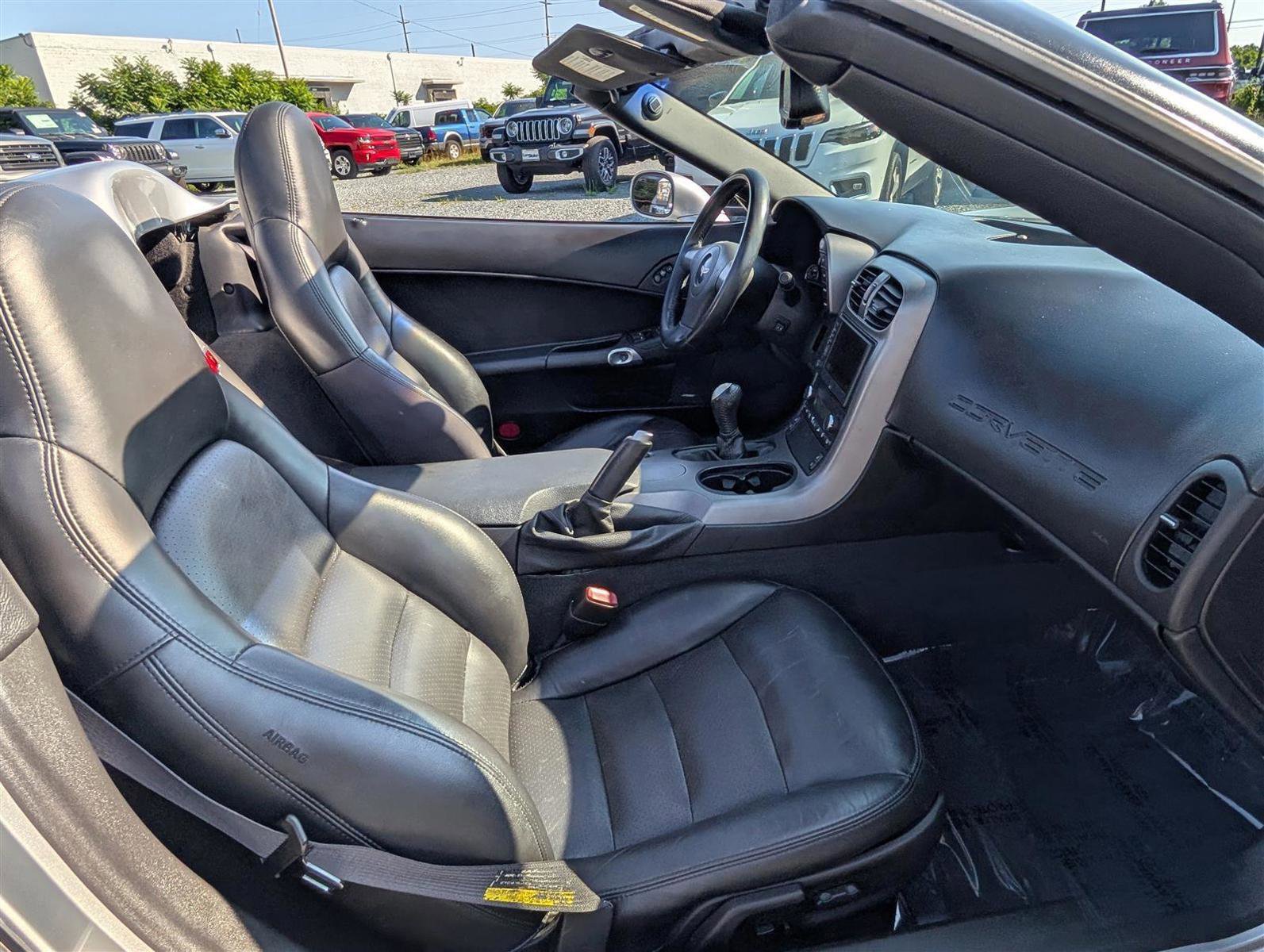 Used 2006 Chevrolet Corvette Convertible w/ Preferred Equipment Group image 12