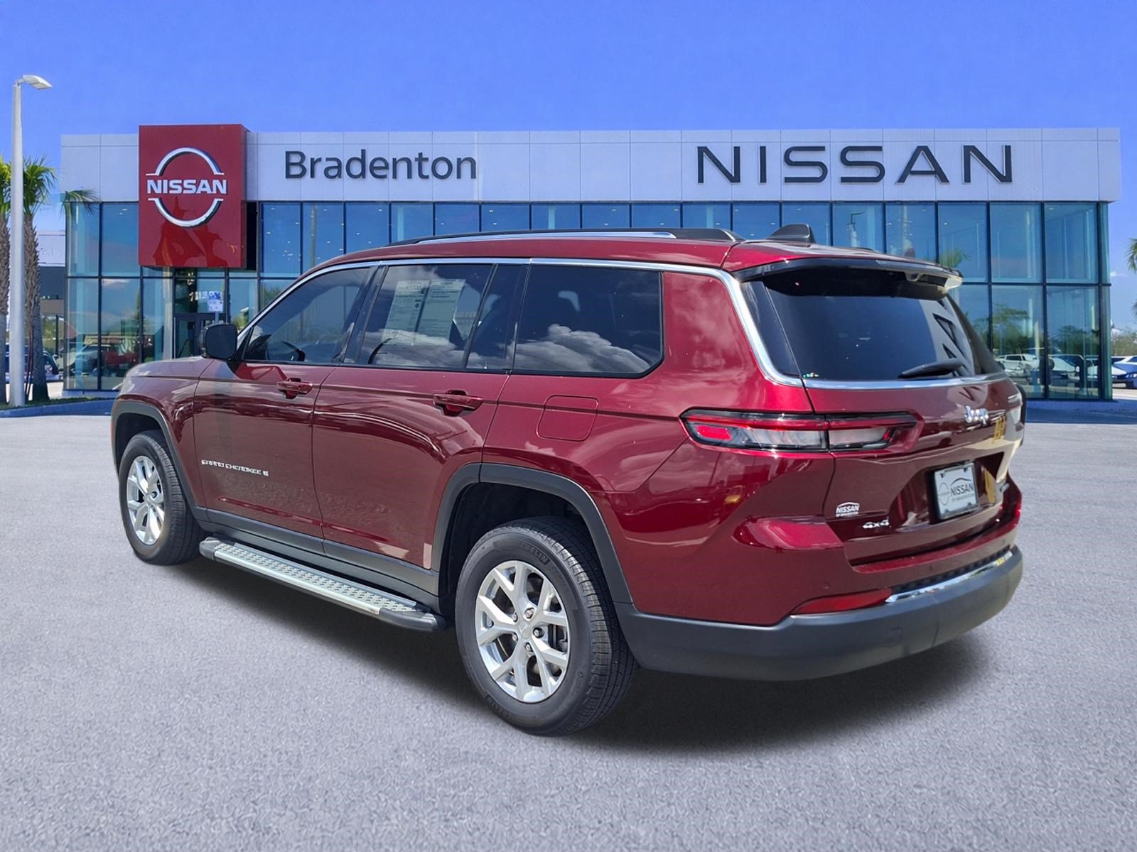 Used 2023 Jeep Grand Cherokee L Limited w/ Luxury Tech Group II AWD/4WD image 7