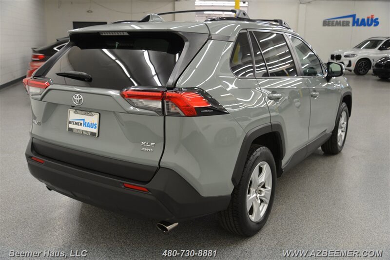 Used 2019 Toyota RAV4 XLE w/ Convenience Package image 9