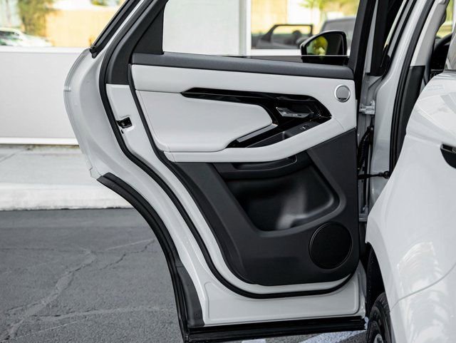 Used 2025 Land Rover Range Rover Evoque S image 19