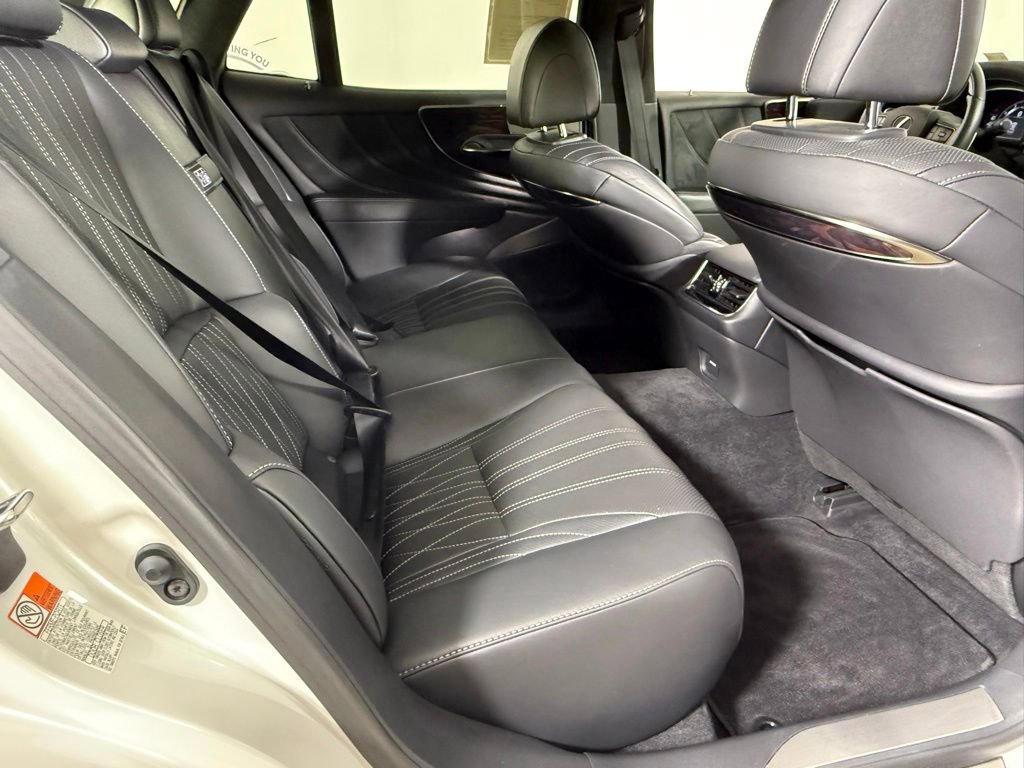 Used 2022 Lexus LS 500 w/ Interior Upgrade Package RWD image 18