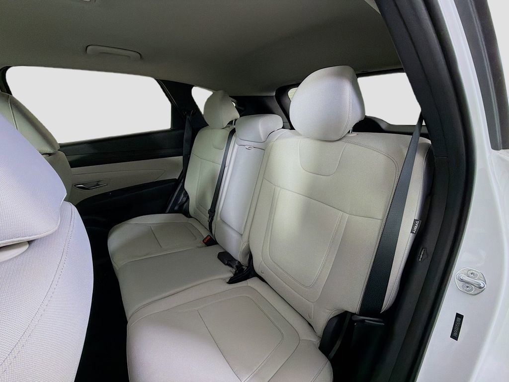 Used 2025 Hyundai Tucson SE FWD image 23