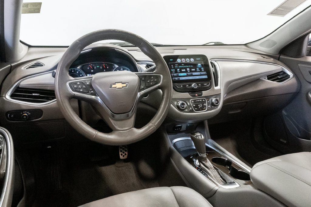 Used 2016 Chevrolet Malibu Premier w/ Driver Confidence Package FWD image 6