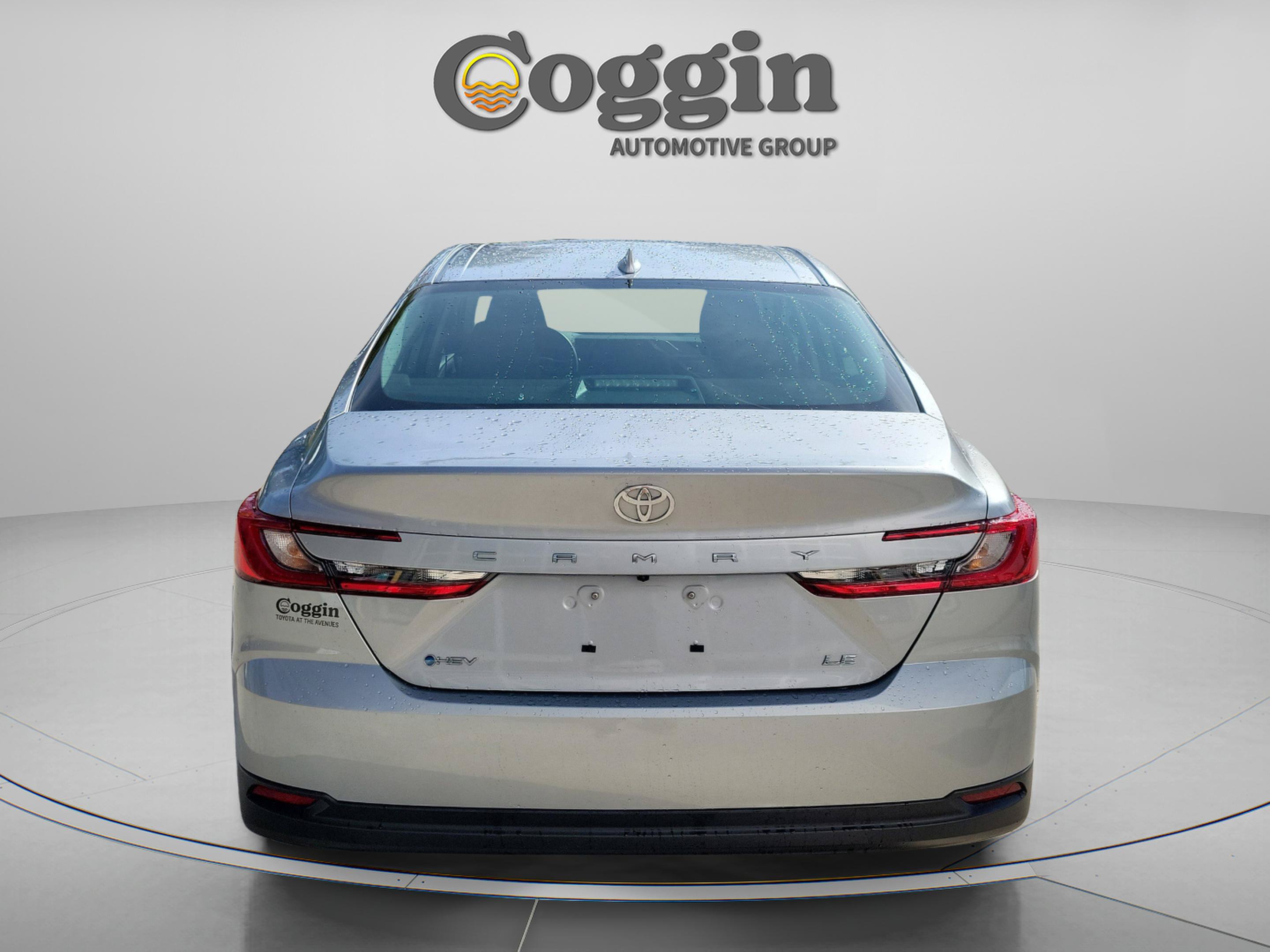 Used 2025 Toyota Camry LE FWD image 3