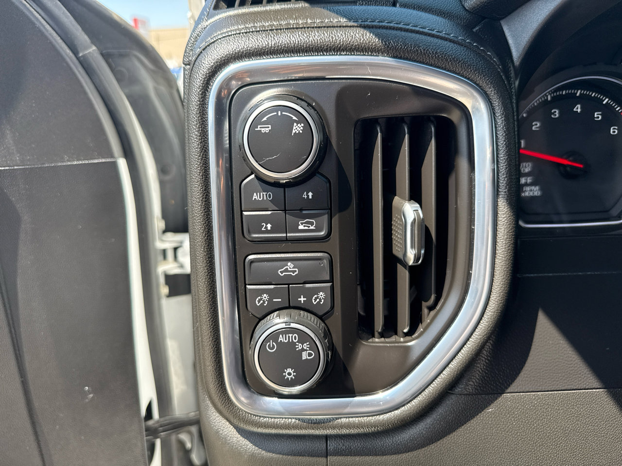 Used 2019 Chevrolet Silverado 1500 LT w/ All-Star Edition image 24