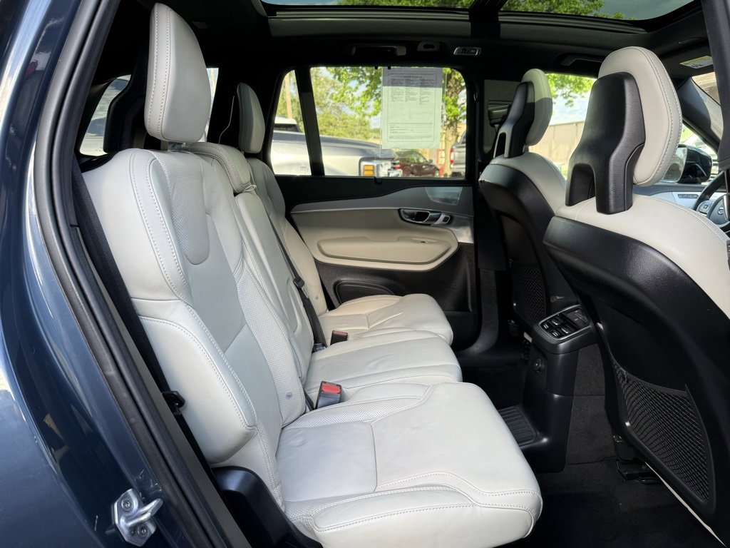 Used 2022 Volvo XC90 T8 R-Design w/ Advanced Package image 17