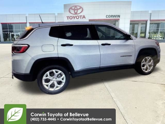 Used 2024 Jeep Compass Sport AWD/4WD image 19