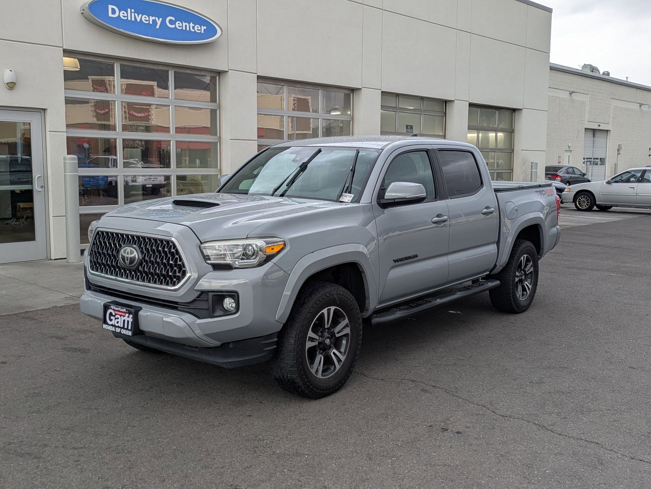 Used 2018 Toyota Tacoma TRD Sport w/ Technology Package image 10
