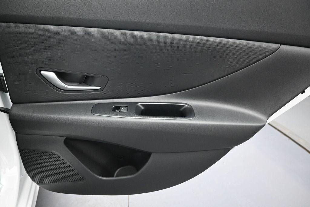 New 2026 Hyundai Elantra SE FWD image 28