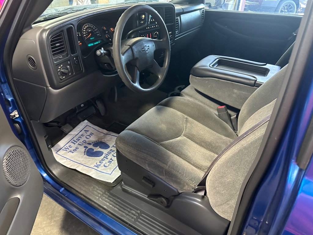 Used 2003 Chevrolet Silverado 1500 W/T w/ Exterior Appearance Pkg RWD image 6