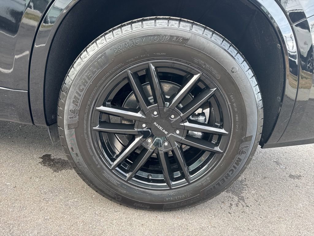 Used 2025 Cadillac XT6 Luxury image 40