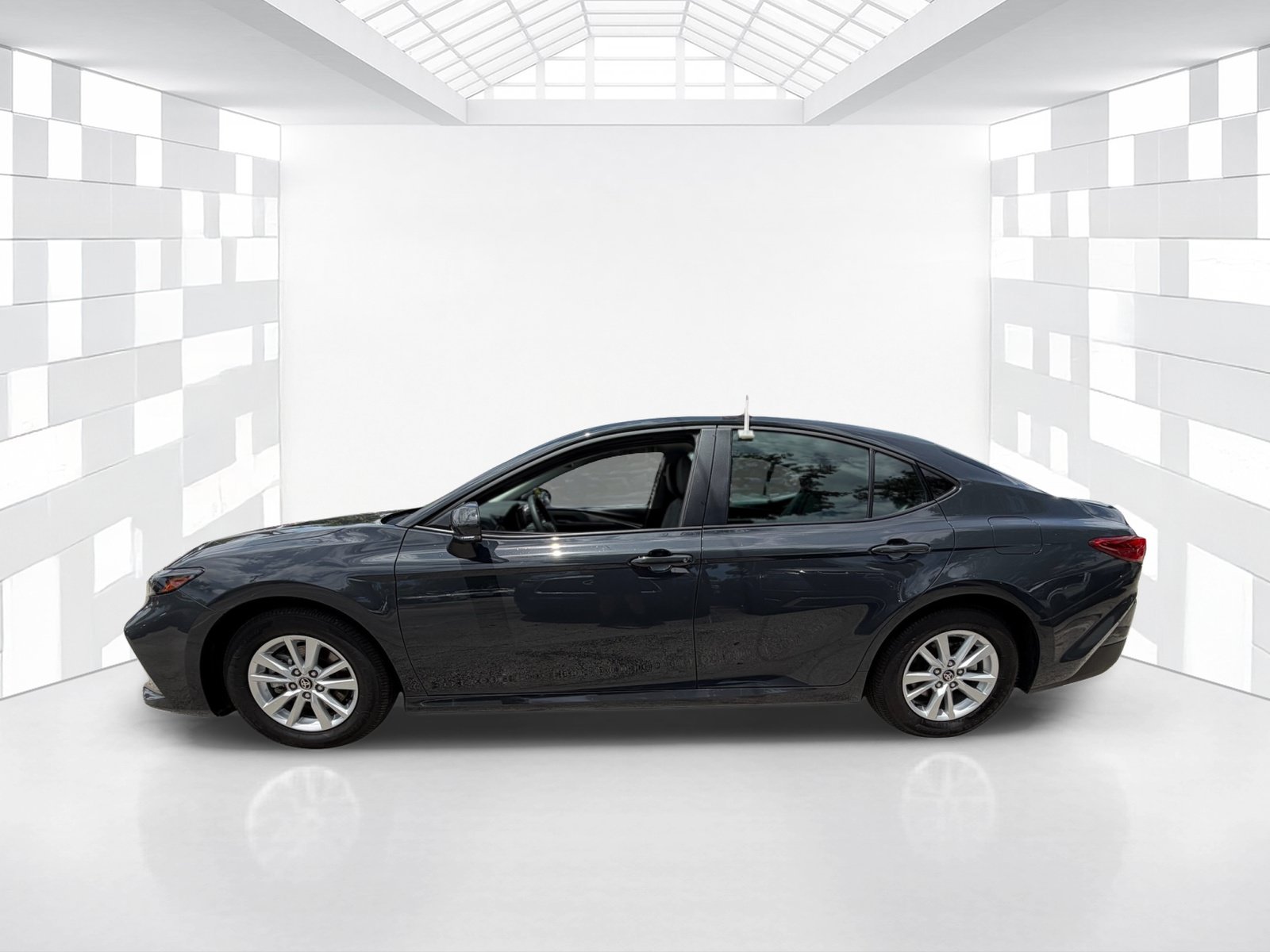 Used 2026 Toyota Camry LE w/ Convenience Package FWD image 4