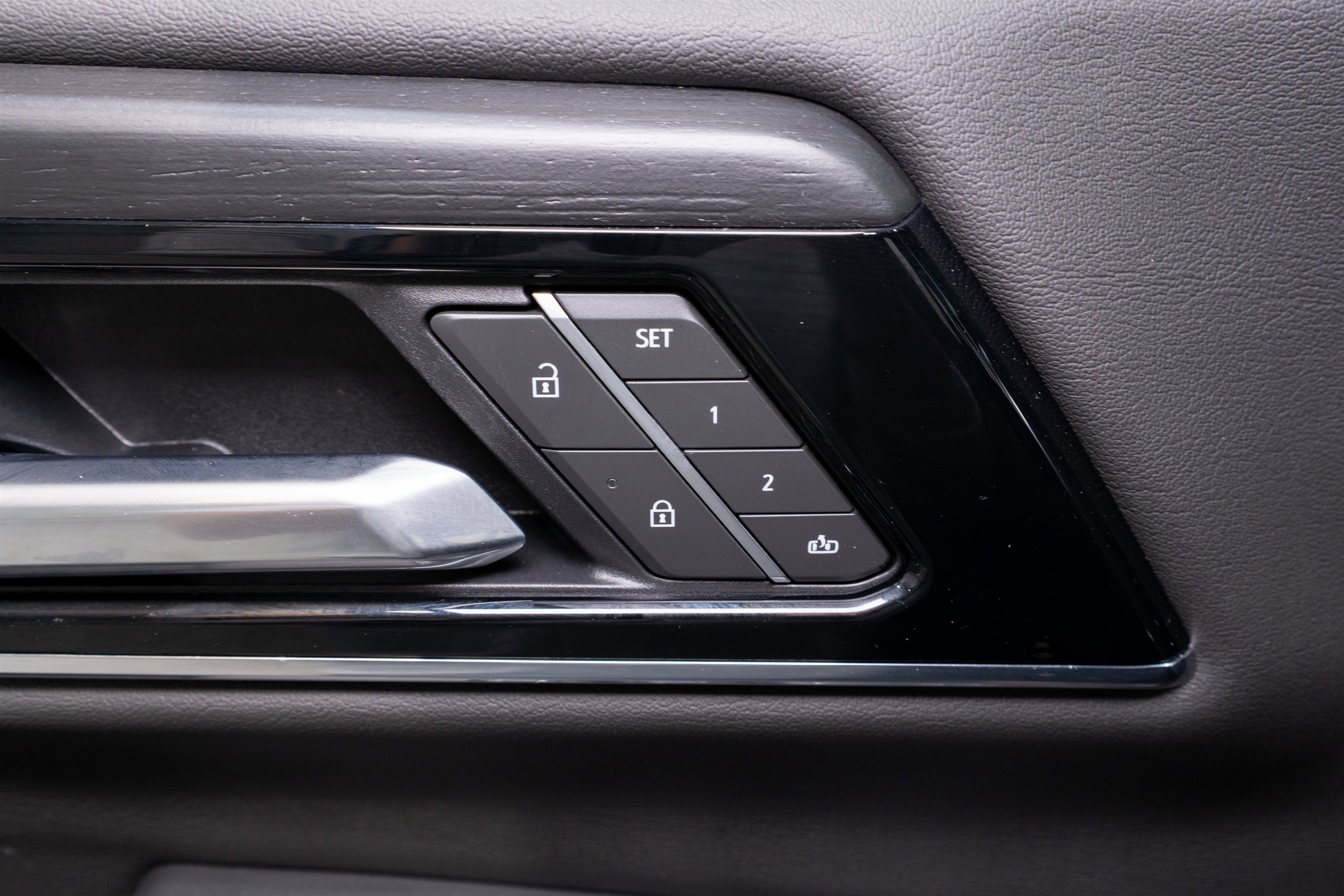 Used 2025 GMC Yukon Denali image 14