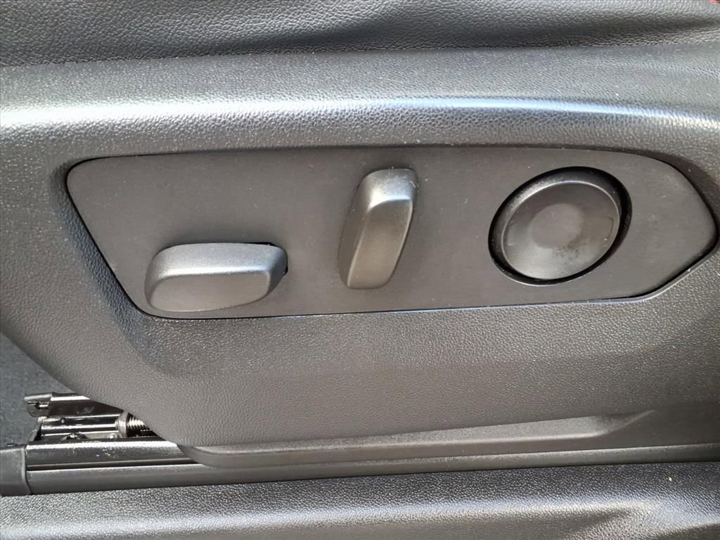 Used 2022 Chevrolet Tahoe RST w/ Luxury Package image 16