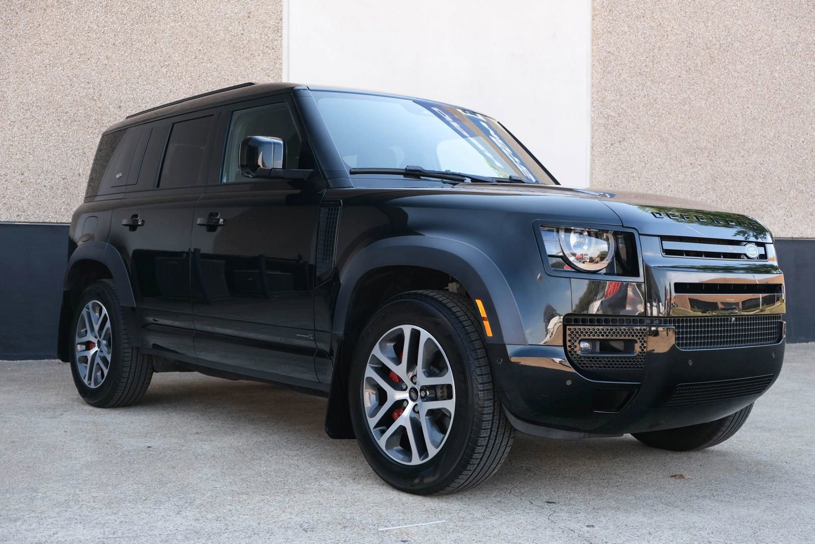 Used 2023 Land Rover Defender 110 X image 4