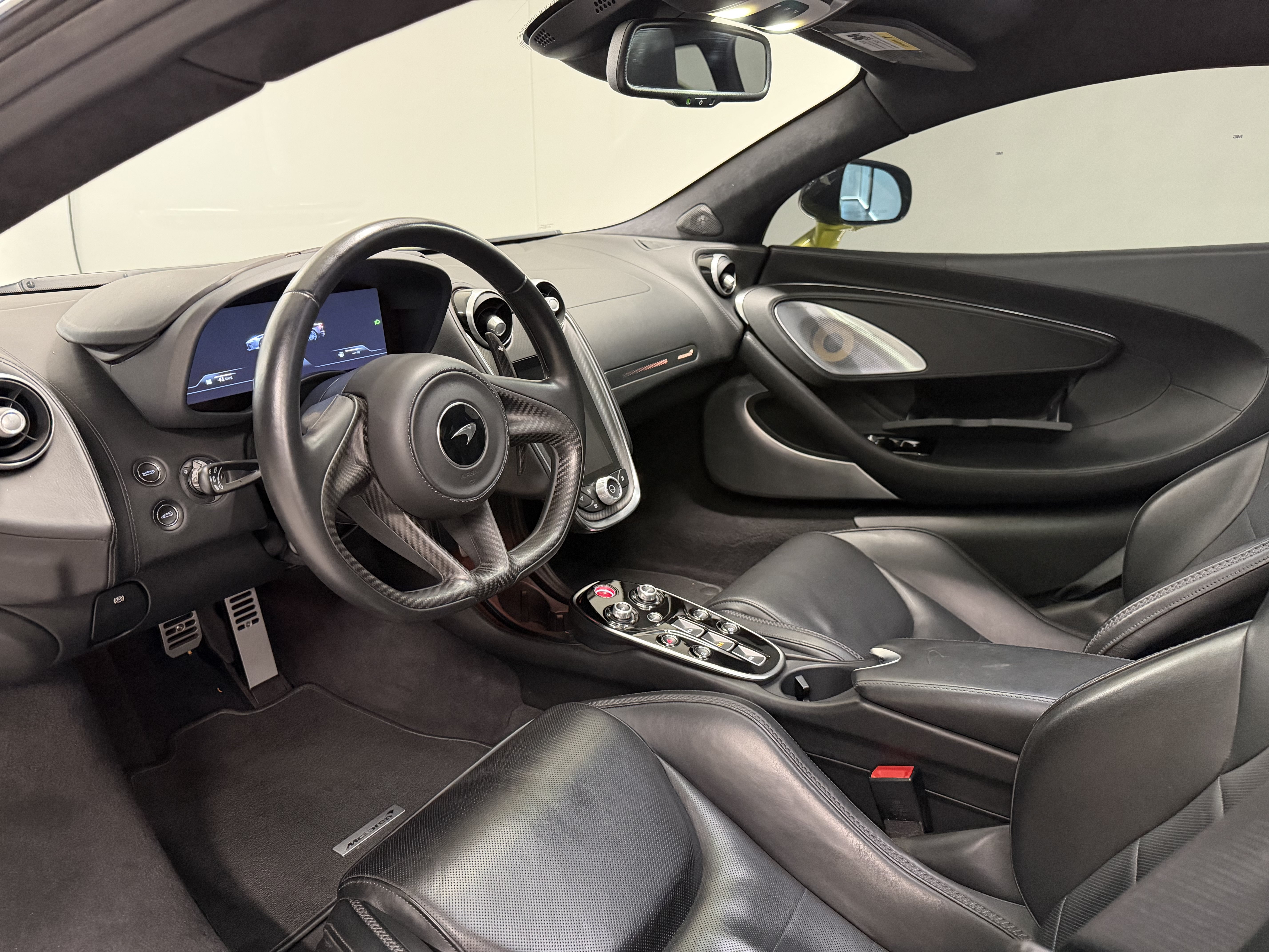Used 2023 McLaren GT RWD image 9