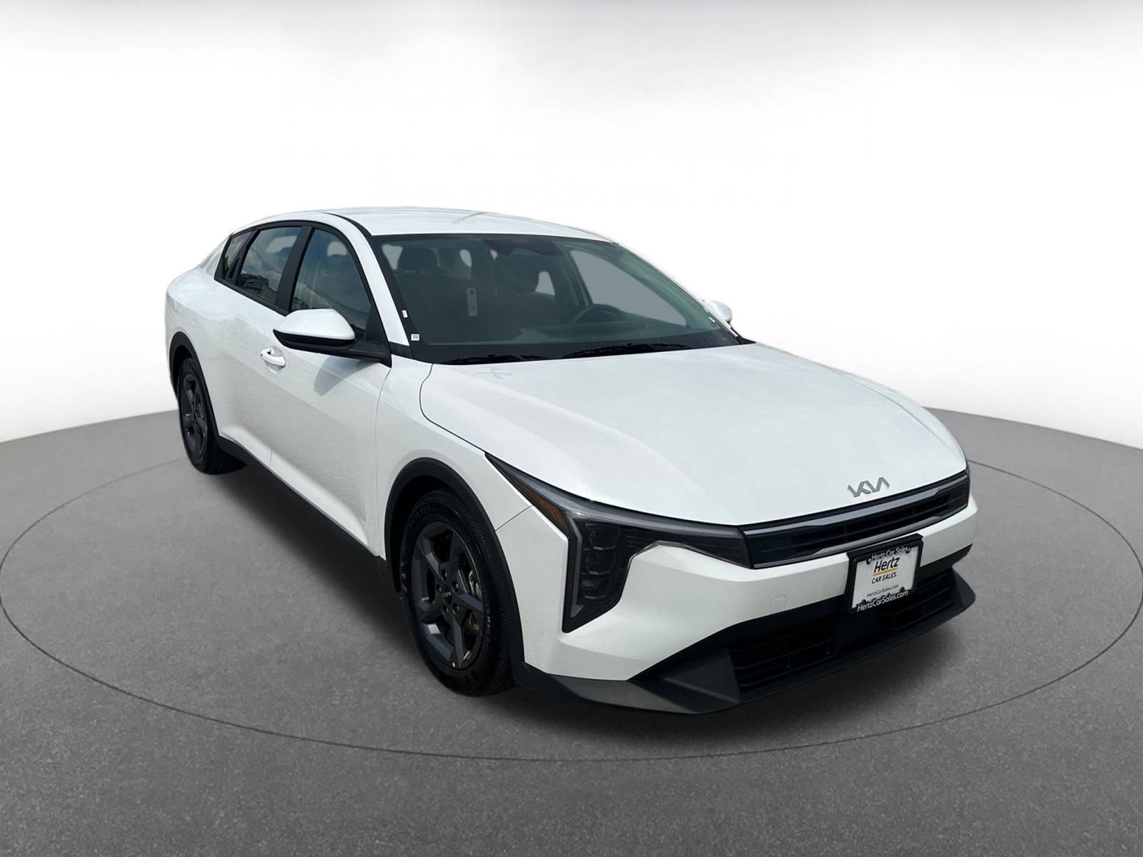 Used 2025 Kia K4 LXS image 1