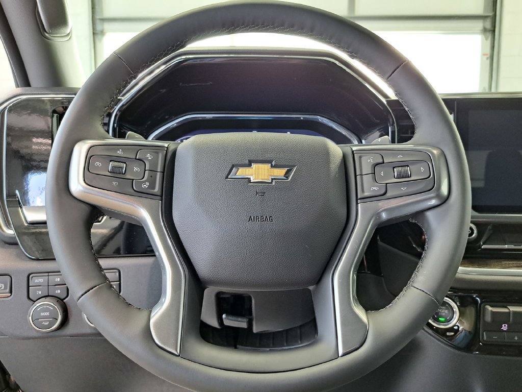 New 2026 Chevrolet Silverado 1500 LT w/ Z71 Off-Road Package AWD/4WD image 9