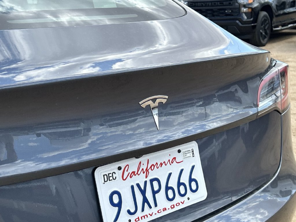 Used 2023 Tesla Model 3 Standard Range RWD image 30