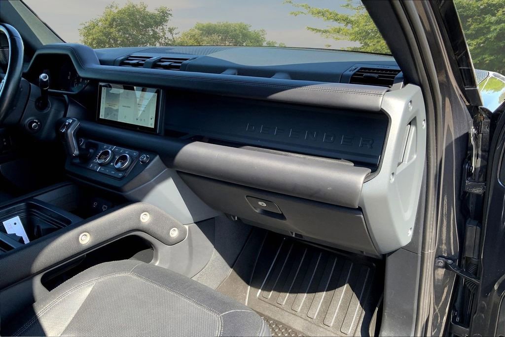 Used 2021 Land Rover Defender 110 X-Dynamic HSE AWD/4WD image 26