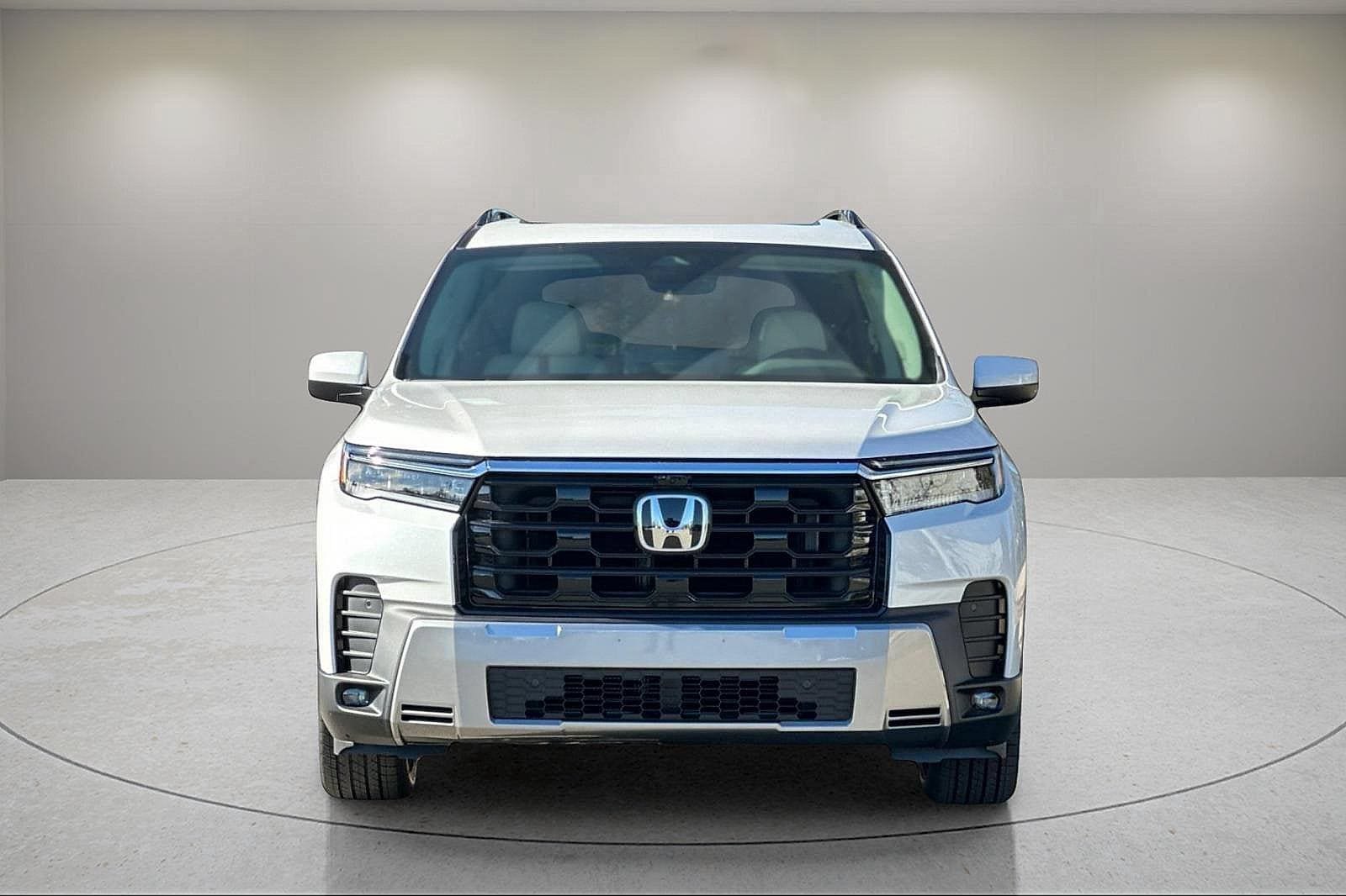 New 2026 Honda Pilot Touring image 8