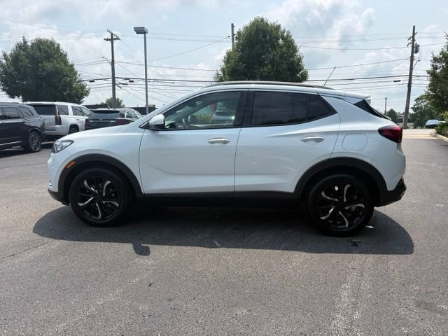 Used 2020 Buick Encore GX Essence w/ Experience Buick Package FWD image 2
