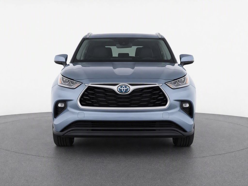 Used 2020 Toyota Highlander XLE AWD/4WD image 2