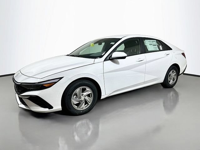 New 2026 Hyundai Elantra SE FWD image 3