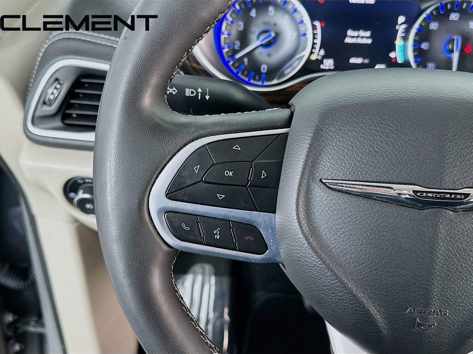 Used 2023 Chrysler Pacifica Limited image 15