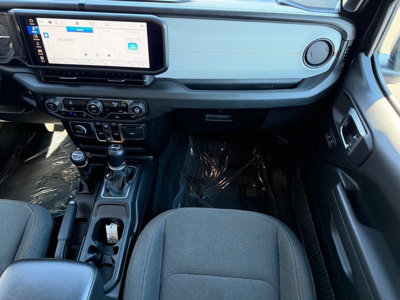 Used 2024 Jeep Wrangler Unlimited image 23