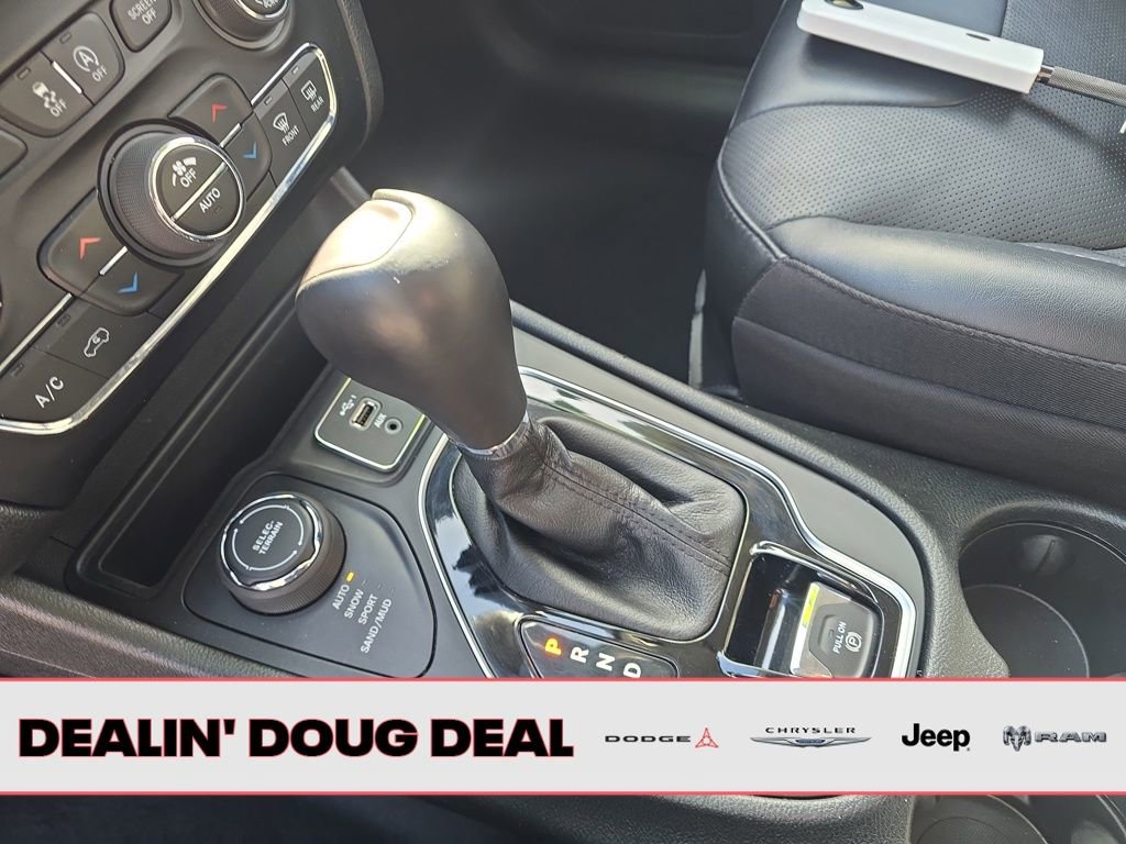 Used 2023 Jeep Cherokee Altitude Lux image 24