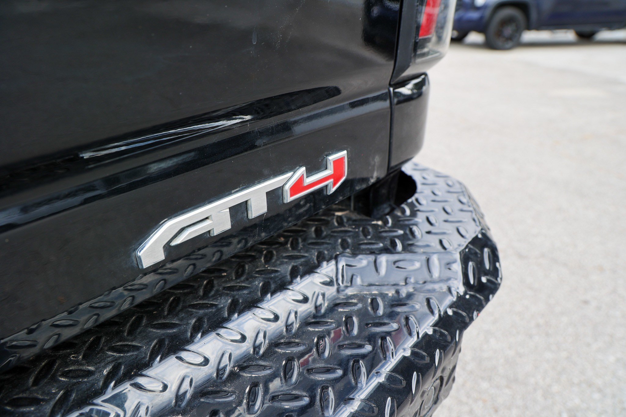 Used 2024 GMC Sierra 2500 AT4 w/ AT4 Premium Plus Package AWD/4WD image 19