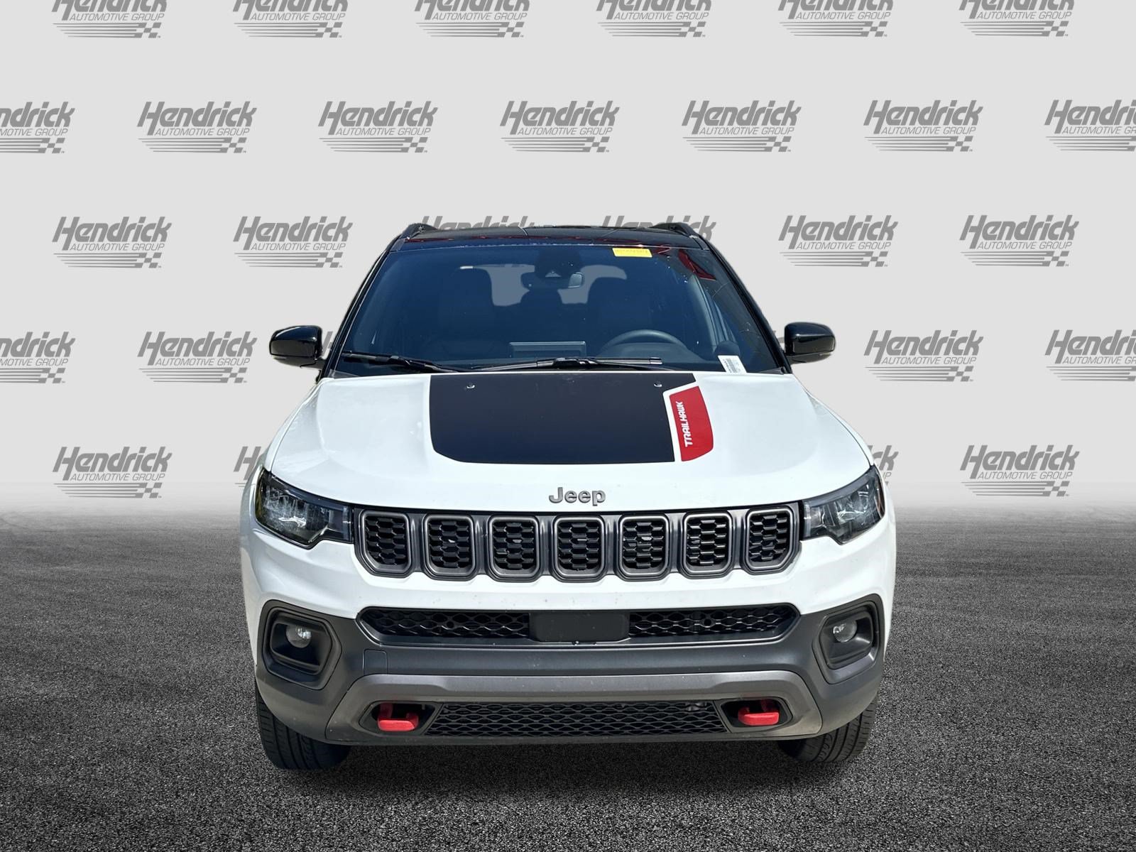 Used 2025 Jeep Compass Trailhawk AWD/4WD image 3
