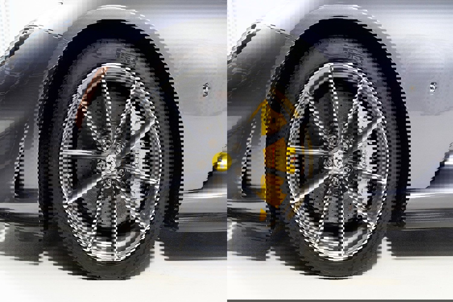 Used 2023 Ferrari 812 GTS image 16