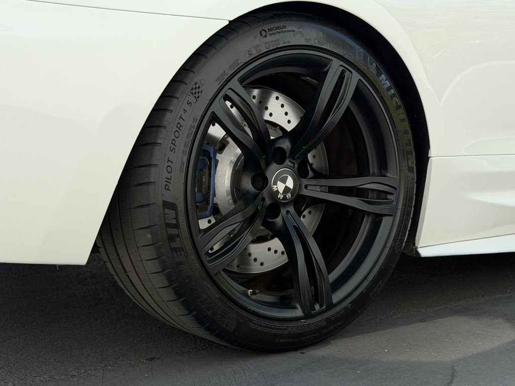 Used 2017 BMW M6 Coupe image 16