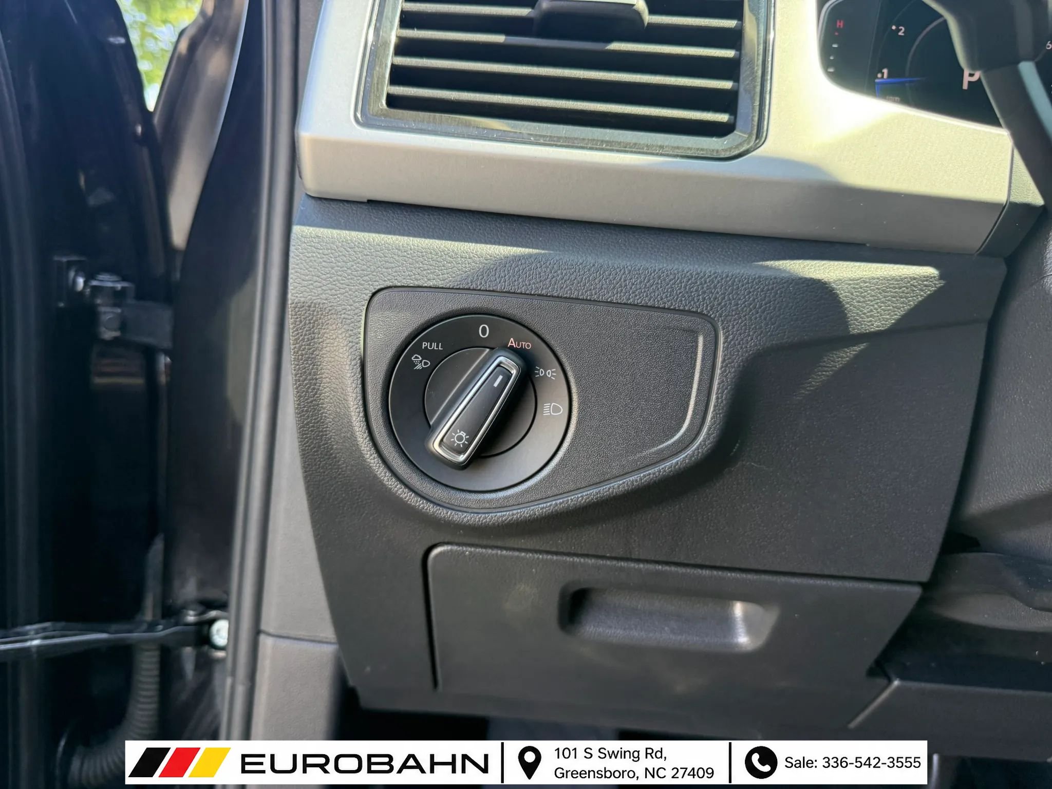 Used 2022 Volkswagen Atlas SE FWD image 35