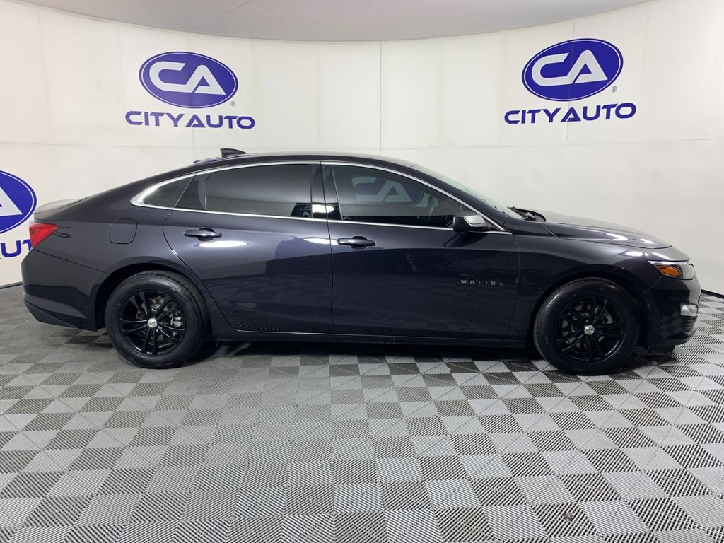 Used 2022 Chevrolet Malibu LS w/ LPO, Convenience Package 2 FWD image 2