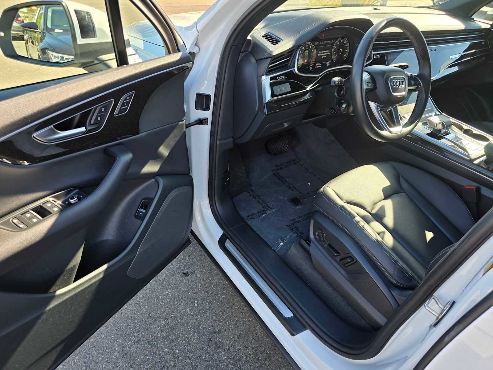 Used 2025 Audi Q7 2.0T Premium w/ Convenience Package image 23