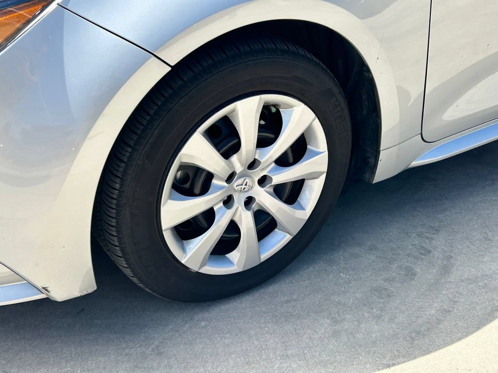Used 2024 Toyota Corolla LE FWD image 9